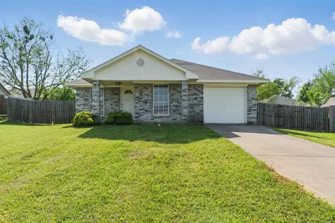 1104 Snowberry St, Cleburne, TX 76031