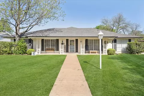 4008 Emerald Oaks Dr, Haltom City, TX 76117