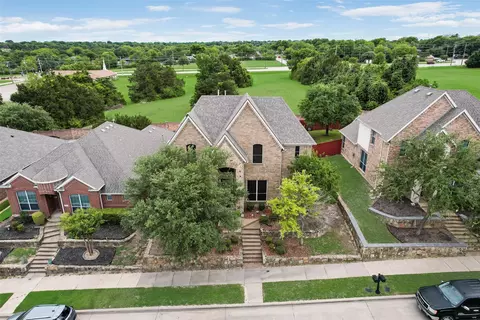 420 Castle St, Desoto, TX 75115