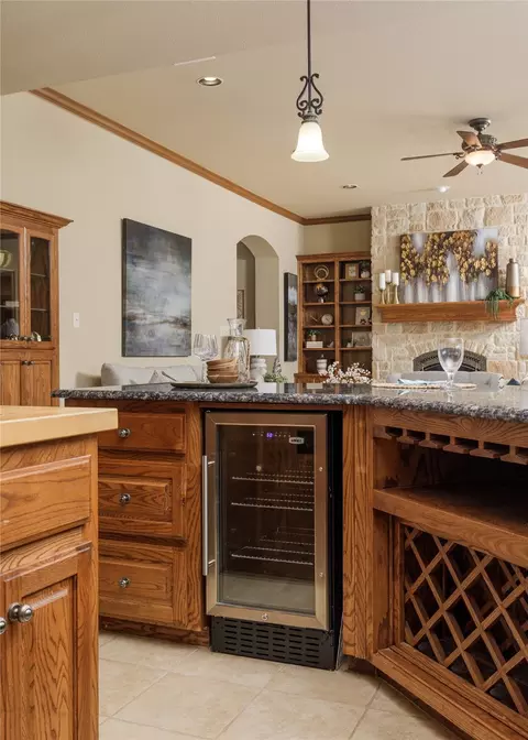 912 E Highland Rd, Oak Leaf, TX 75154 photo 10