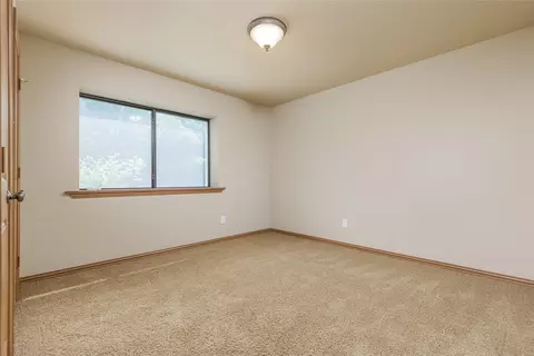912 E Highland Rd, Oak Leaf, TX 75154 photo 30