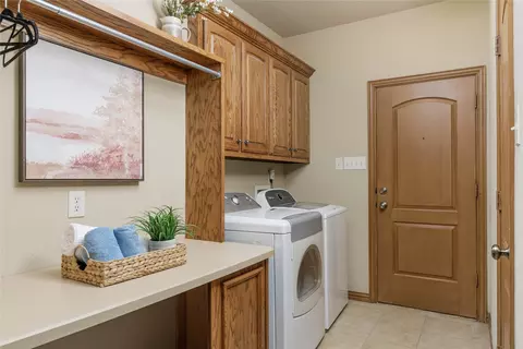 912 E Highland Rd, Oak Leaf, TX 75154 photo 22