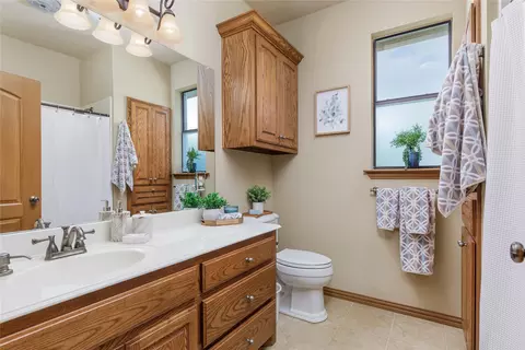 912 E Highland Rd, Oak Leaf, TX 75154 photo 19