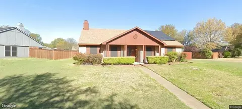 911 Whitewater Trl, Desoto, TX 75115