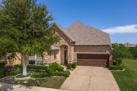 513 Crown Of Gold Dr, Lewisville, TX 75056