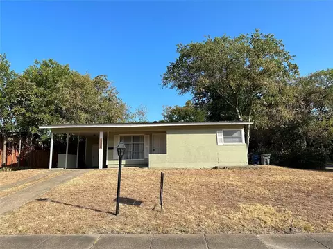 9795 Twin Creek Cir, Dallas, TX 75228