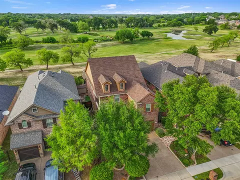 1034 Kaylie St, Grand Prairie, TX 75052