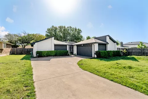 437 Little Fox Ln, Fort Worth, TX 76108
