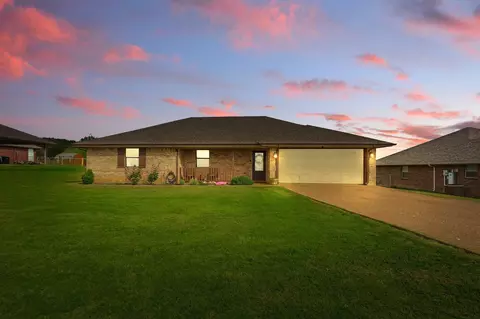 1308 Cochise Trl, Granbury, TX 76048