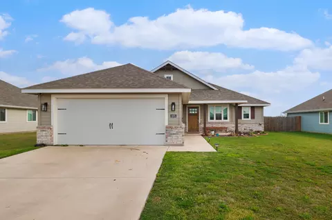 105 Mustang Dr, Callisburg, TX 76240