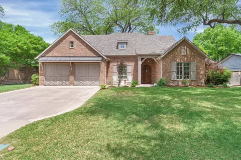 3908 Lynncrest Dr, Fort Worth, TX 76109