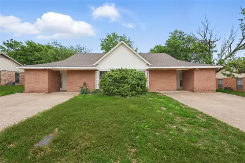 708 Hillcrest Ct, Cedar Hill, TX 75104