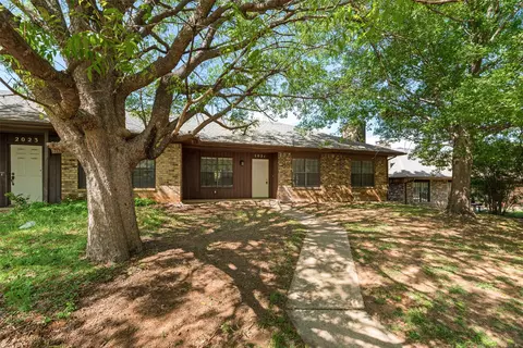 2021 Brookside Dr, Grapevine, TX 76051