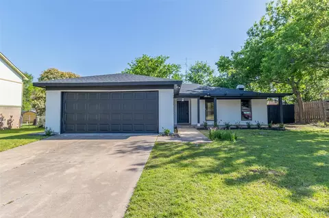 220 Jeaneta Ave, Benbrook, TX 76126