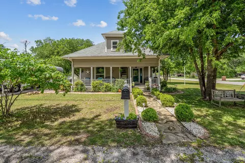 215 Harmonson Ave, Justin, TX 76247