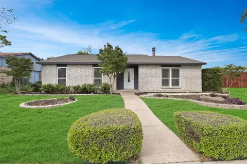 105 Lucinda Dr, Garland, TX 75040