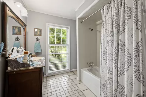 Bath - 814 Griffith Ave, Terrell, TX 75160 photo 4 of 5