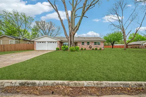 2913 Mims St, Fort Worth, TX 76112