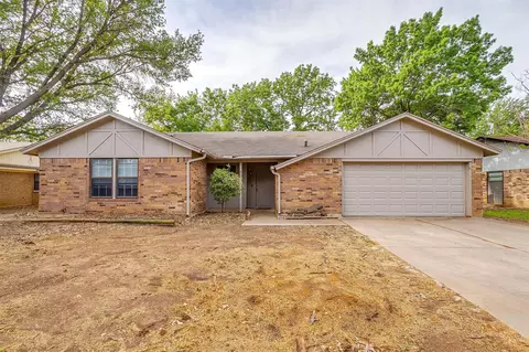 817 Rose St, Crowley, TX 76036