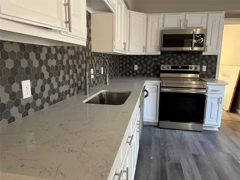 2922 Field St, Haltom City, TX 76117