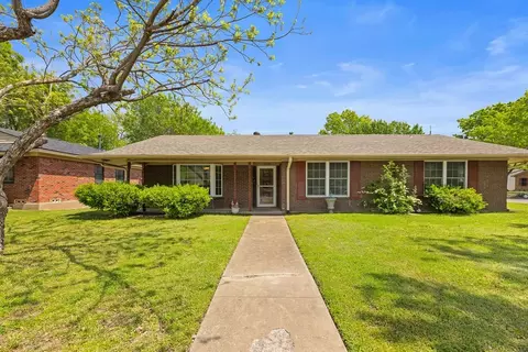 1203 Blanton Pl, Sherman, TX 75092