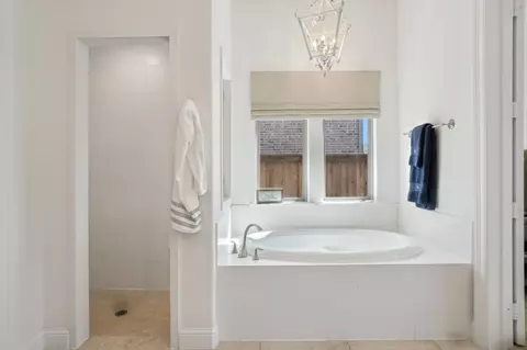 Bath - 2860 Hyde Ct, Prosper, TX 75078 photo 2 of 5