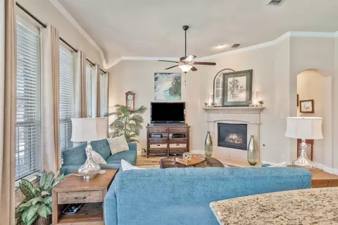 Living - 402 Dominion Dr, Euless, TX 76039 photo 3 of 3