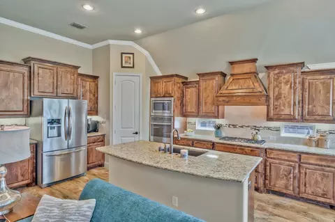 Kitchen - 402 Dominion Dr, Euless, TX 76039 photo 1 of 4