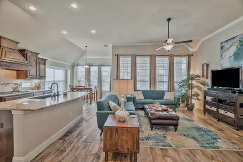 Living - 402 Dominion Dr, Euless, TX 76039 photo 1 of 3