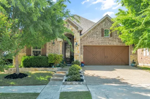 402 Dominion Dr, Euless, TX 76039