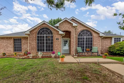 900 Valley View Dr, Lewisville, TX 75067