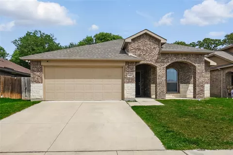 2900 Pacifico Way, Fort Worth, TX 76111