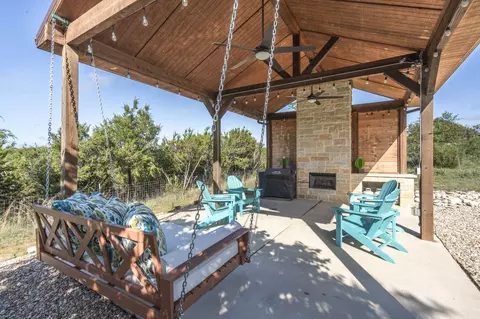 820 Peninsula Dr, Bluff Dale, TX 76433