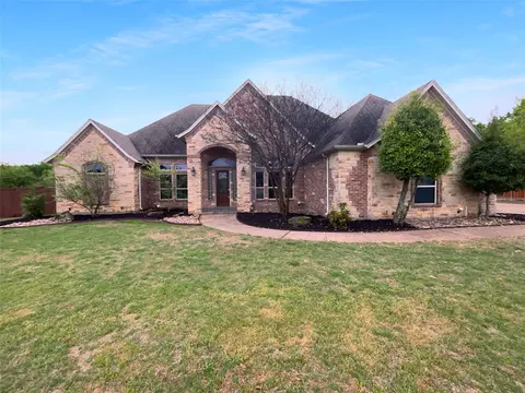 8280 St Johns Dr, Waxahachie, TX 75167