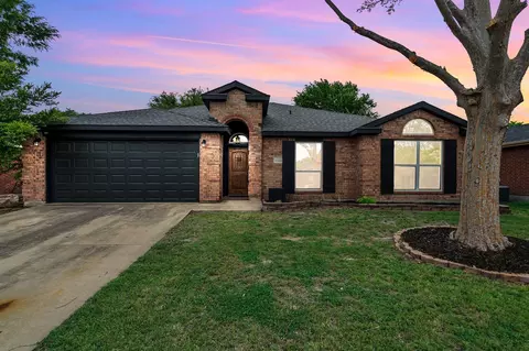 1133 Lake Bluff Dr, Little Elm, TX 75068
