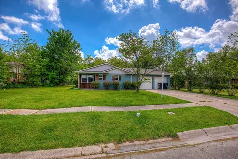 1404 Skyline Dr, Greenville, TX 75401