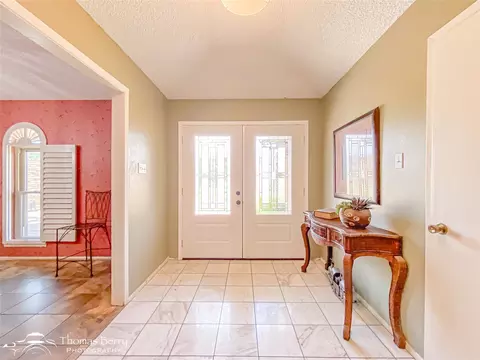 Entry Way - 1925 Lytle Trl, Abilene, TX 79602 photo 1 of 2