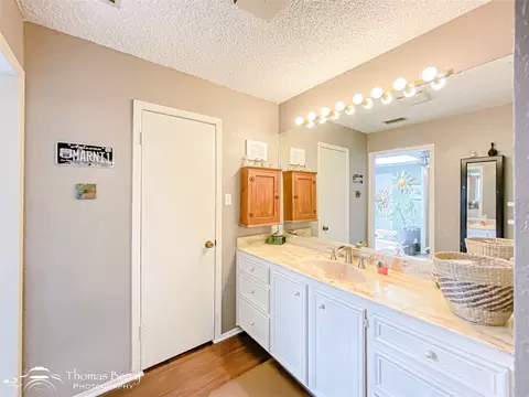 Bath - 1925 Lytle Trl, Abilene, TX 79602 photo 3 of 5