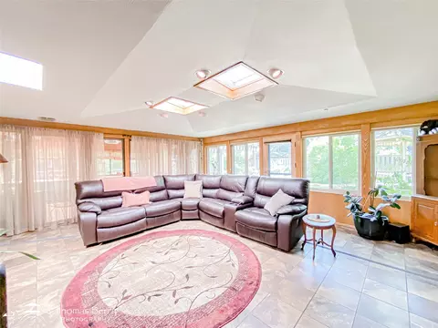 Living - 1925 Lytle Trl, Abilene, TX 79602 photo 4 of 5