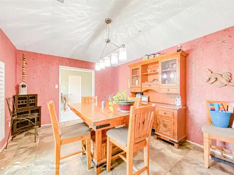 Dining - 1925 Lytle Trl, Abilene, TX 79602 photo 2 of 2