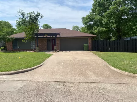 600 Elm St, Glen Rose, TX 76043