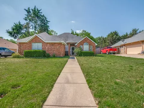 1537 Kari Ann Dr, Cedar Hill, TX 75104