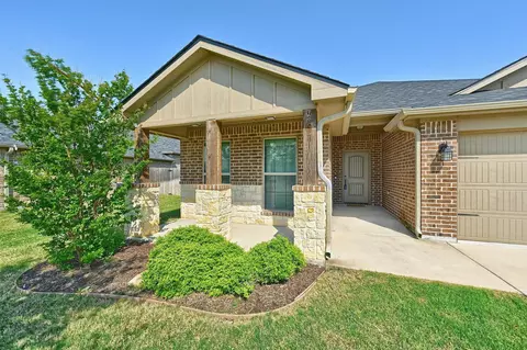 2401 Southridge Ln, Sherman, TX 75092