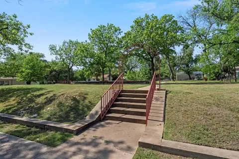 Exterior - 415 Mount Lookout Rd, Waco, TX 76708 photo 4 of 12