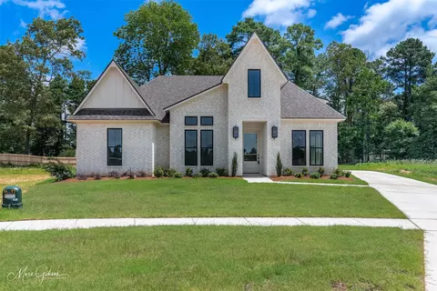 831 Walstonburg Ln, Benton, LA 71006