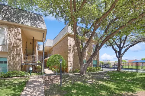4420 Harlanwood Dr #130, Fort Worth, TX 76109