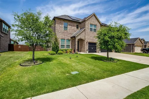 304 Sendero Oak Dr, Crowley, TX 76036