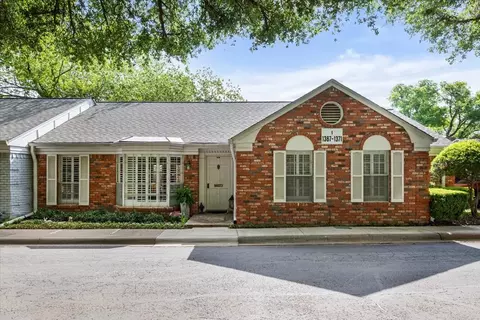 1371 Roaring Springs Rd #1371, Fort Worth, TX 76114