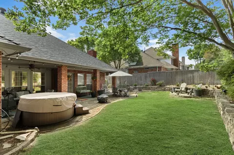1327 Lakewood Dr, Mckinney, TX 75072