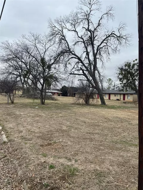 1419 Avenue J, Brownwood, TX 76801
